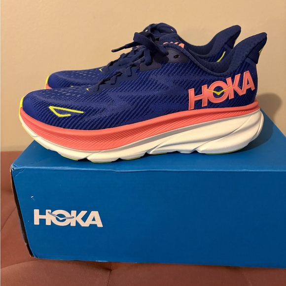 HOKA Clifton 9 Running Shoe - Picture 2 of 7